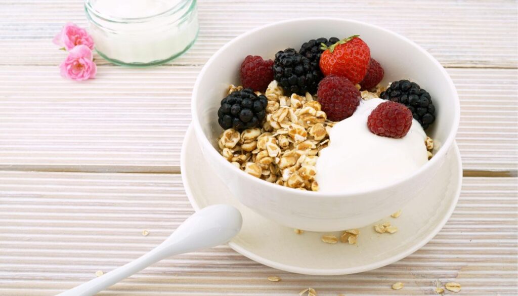 Overnight Oats with Yogurt: A Delicious Recipe for Weight Loss